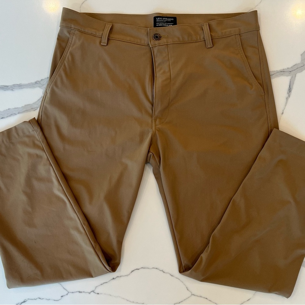 Levi's Men's Brown Slim Chino Pants